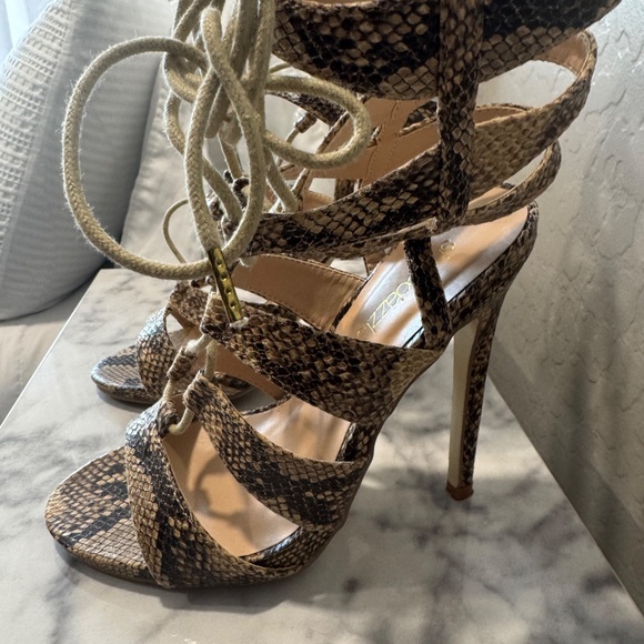 Heels - Picture 2 of 3